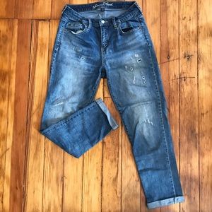 Mid rise boyfriend crop jeans